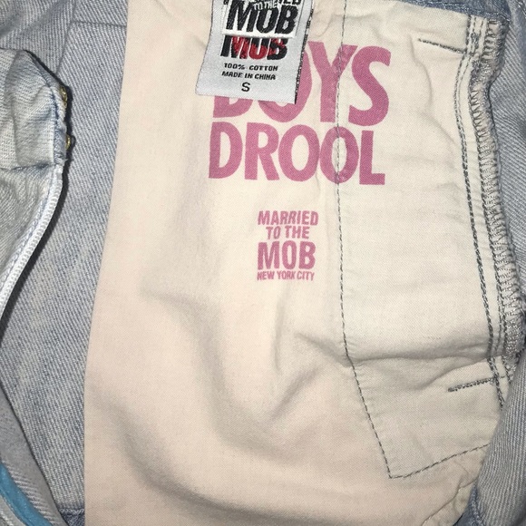 Married to the Mob - Picture 4 of 4